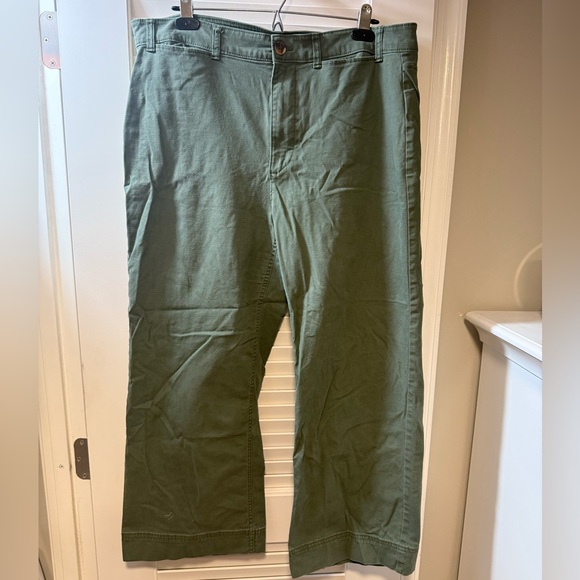 Old Navy High Waisted Crop Chino Wide-Leg Pants - Picture 3 of 6